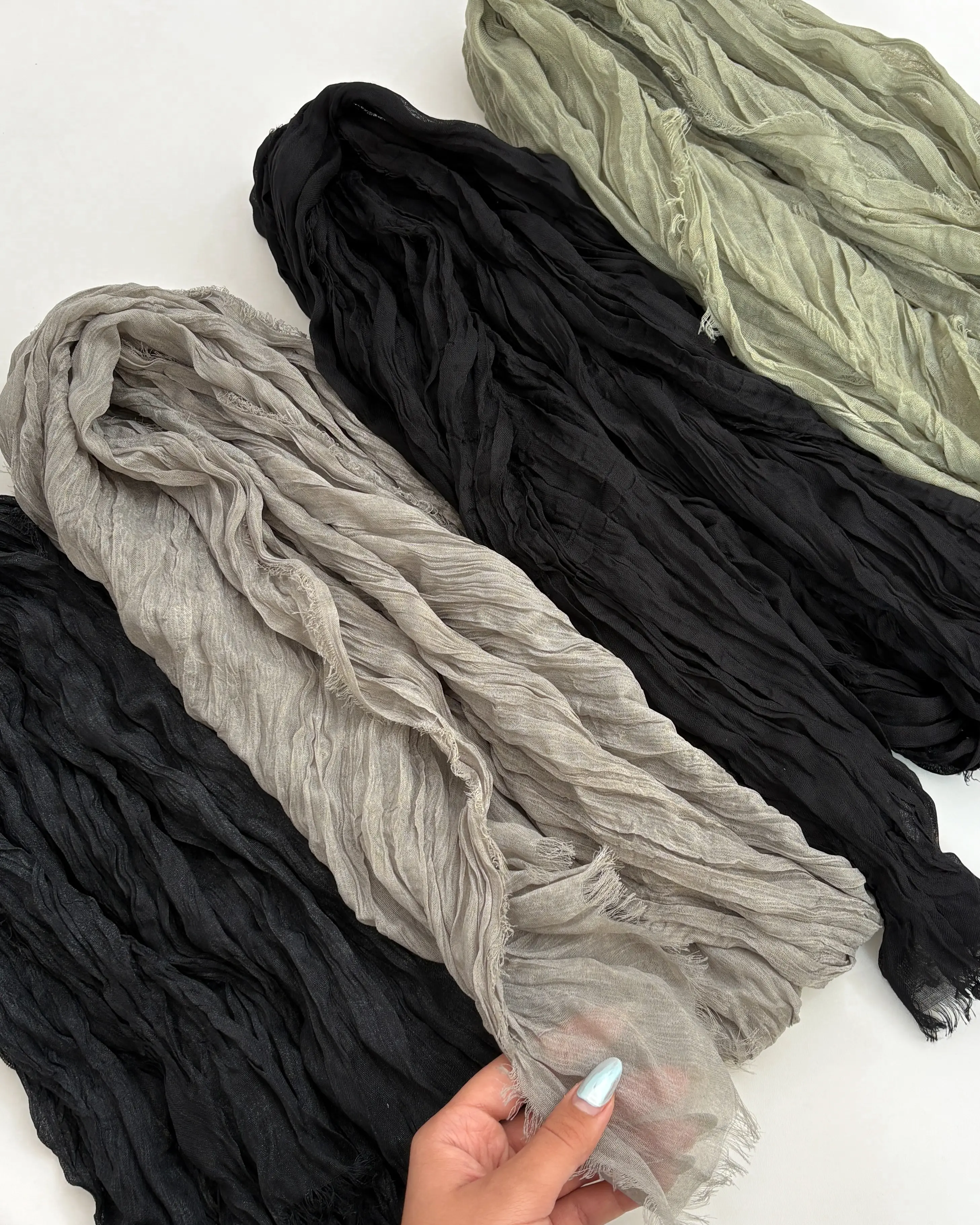 شال دور ریش چروک